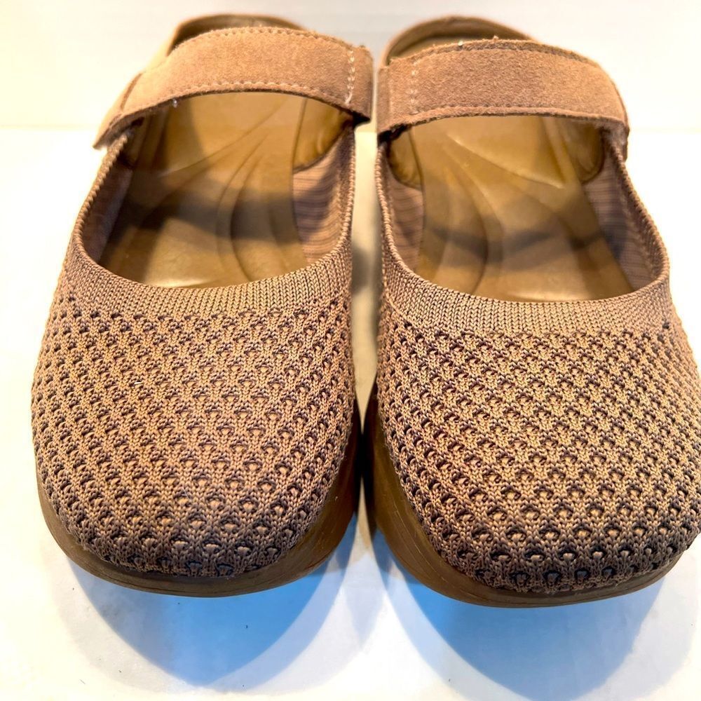 WHITE MOUNTAIN FOOTBEDS FEARLESS TEXTURED MULE SLIP ONS BEIGE FAB SIZE 10 NEW - Picture 2 of 5